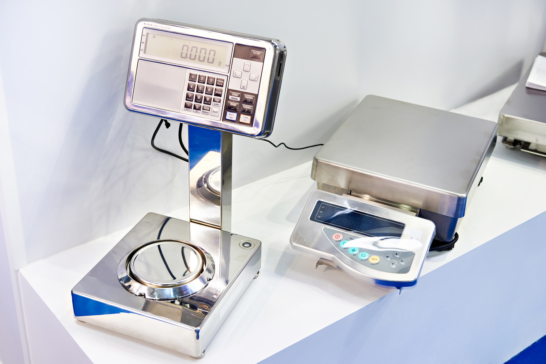 Laboratory industrial scales